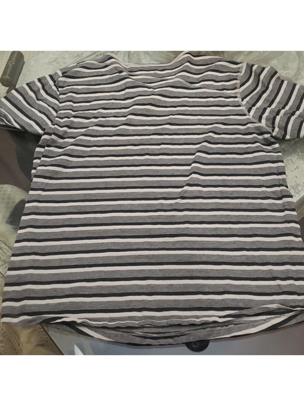 𝅺volcom Tee - Picture 5 of 5